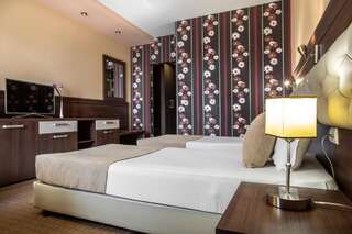 Отель Бизнес Отель Пловдив Пловдив Двухместный номер с 2 отдельными кроватями-27